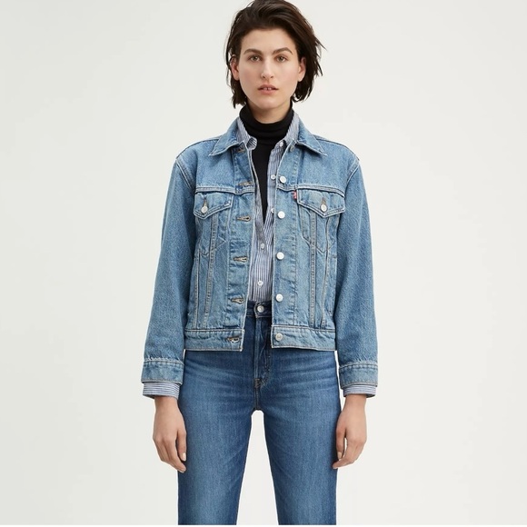 Levi's Jackets & Blazers - Women’s Levis Denim Ex Boyfriend Denim Trucker Jacket Size Small